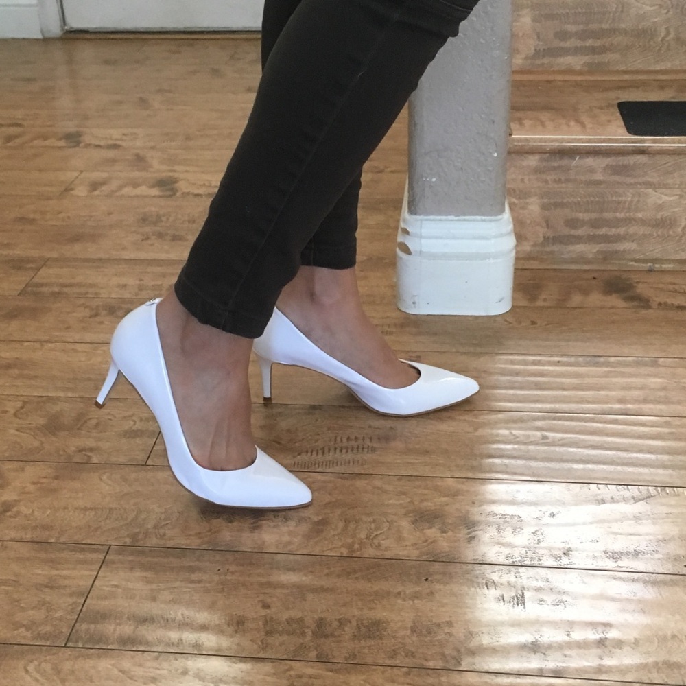 🎉 Flash Sale 🎉 New Kate Spade Vida white pumps - Picture 8 of 8